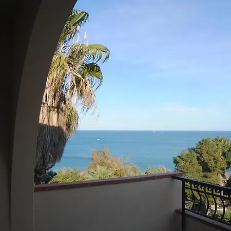 Helios 4* 크로토네