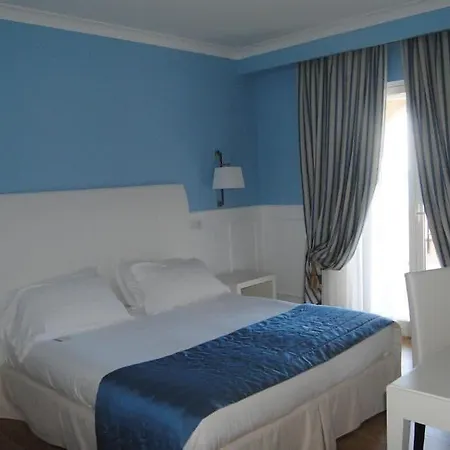 Helios Hotel 4*